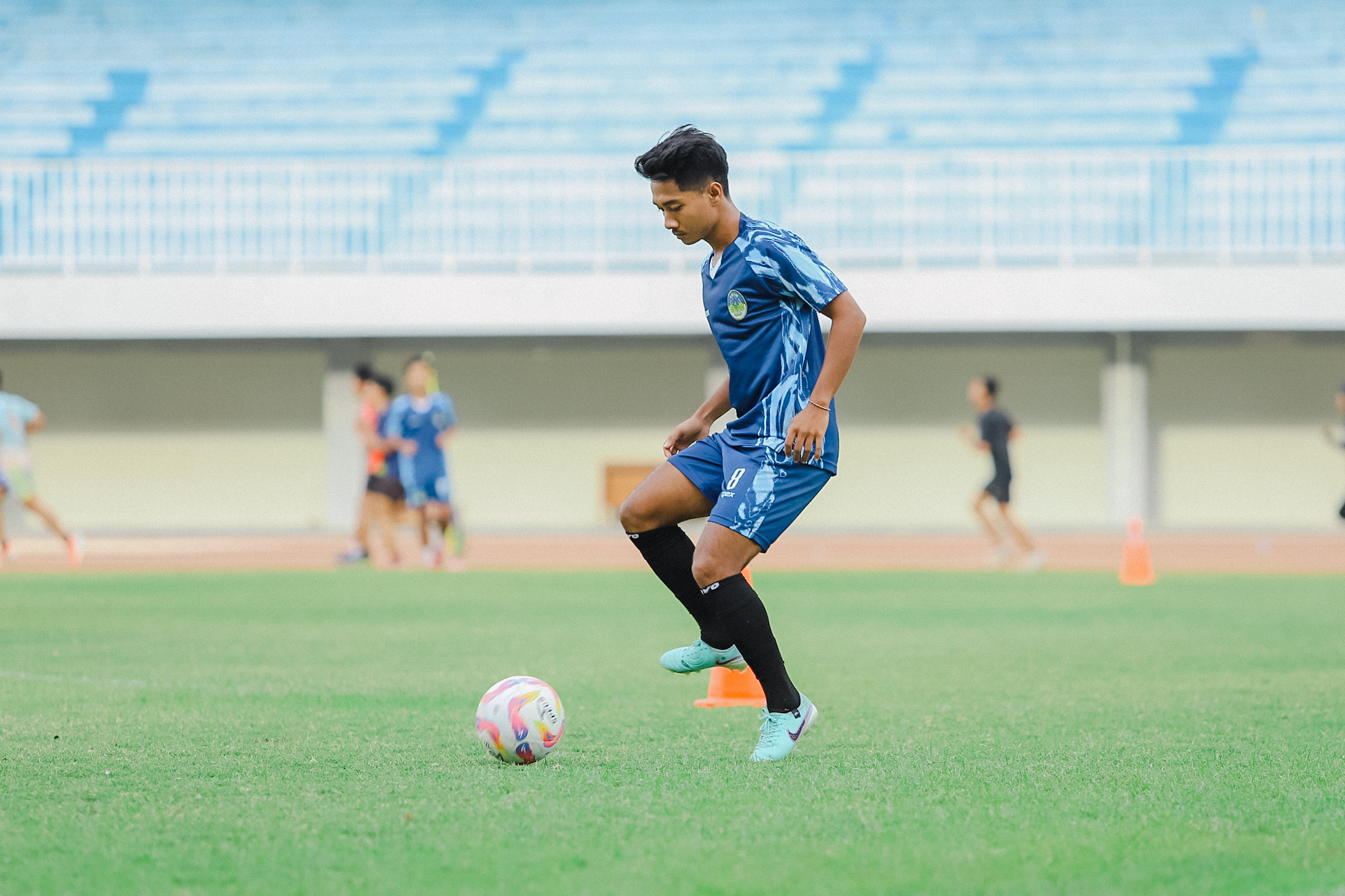 Savio Sheva dalam latihan rutin menjelang laga away vs Persiku Kudus.