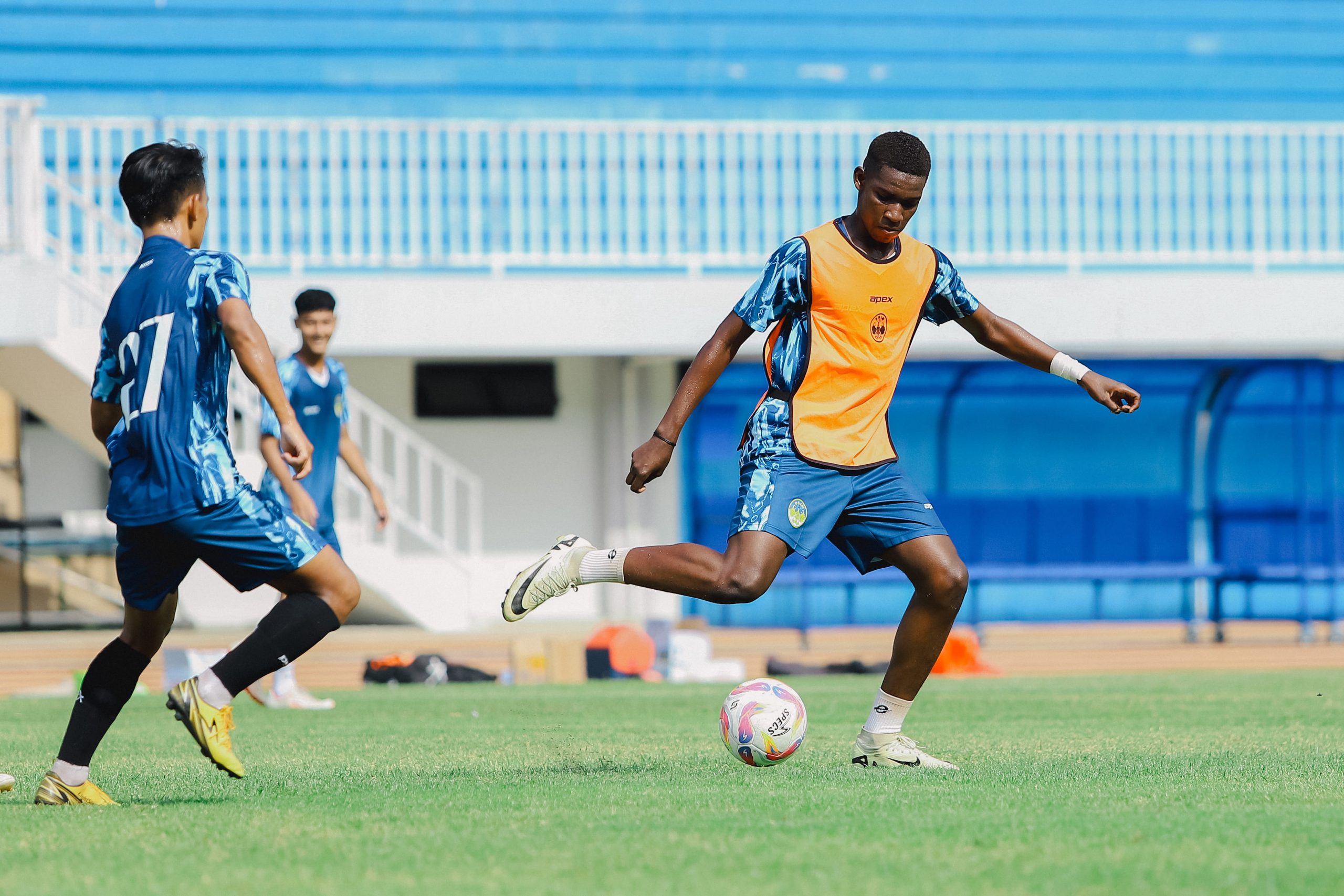 Punggawa Laskar Mataram sedang berlatih untuk persiapan laga melawan Persijap.