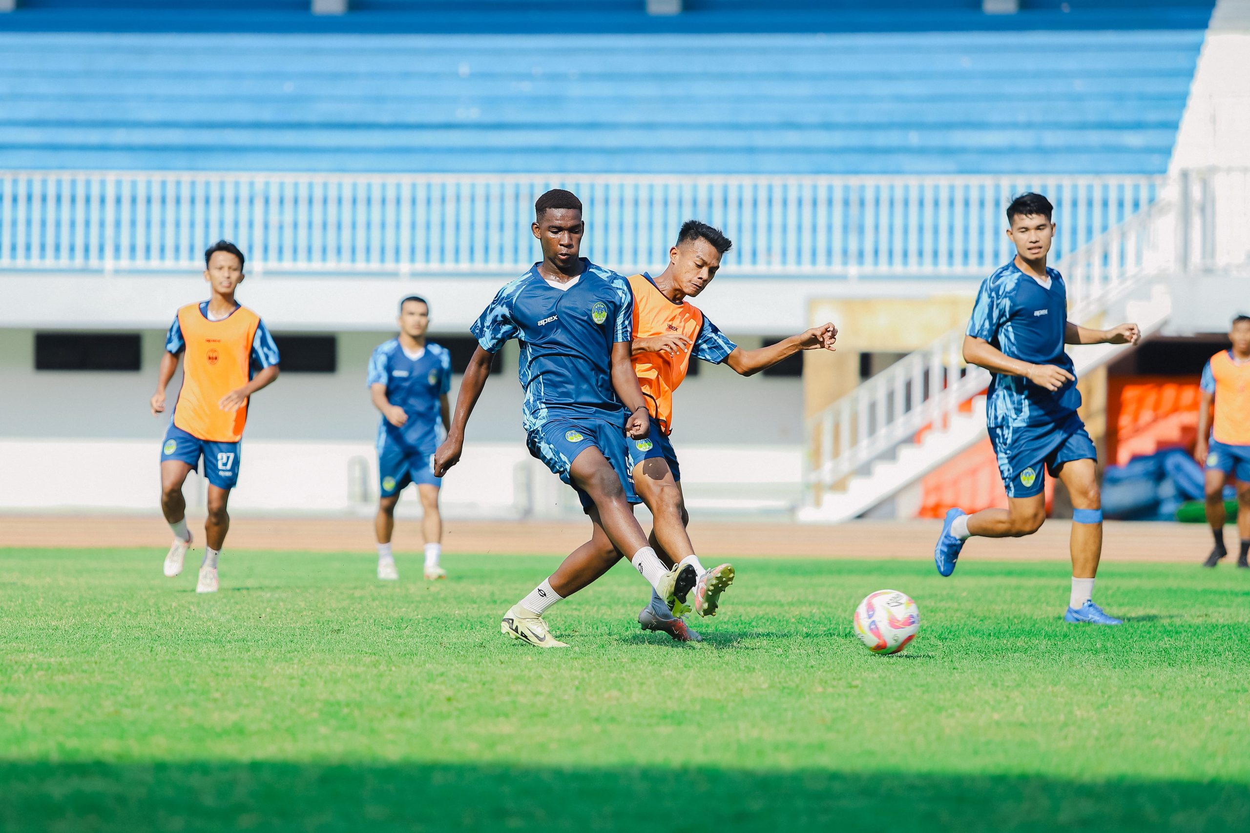 PSIM Jogja menjalani official training untuk laga melawan Persekat Tegal esok hari.