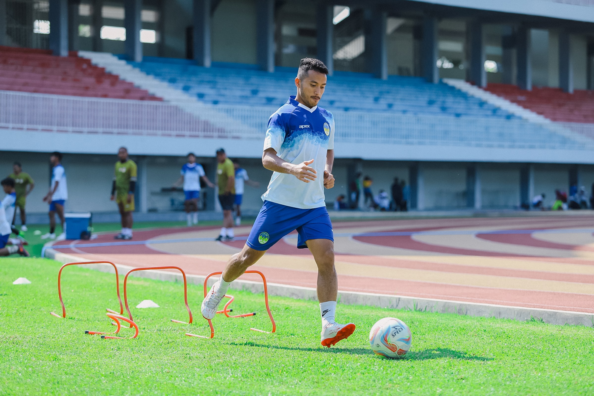 Rio Hardiawan berlatih untuk persiapan putaran kedua fase grup.