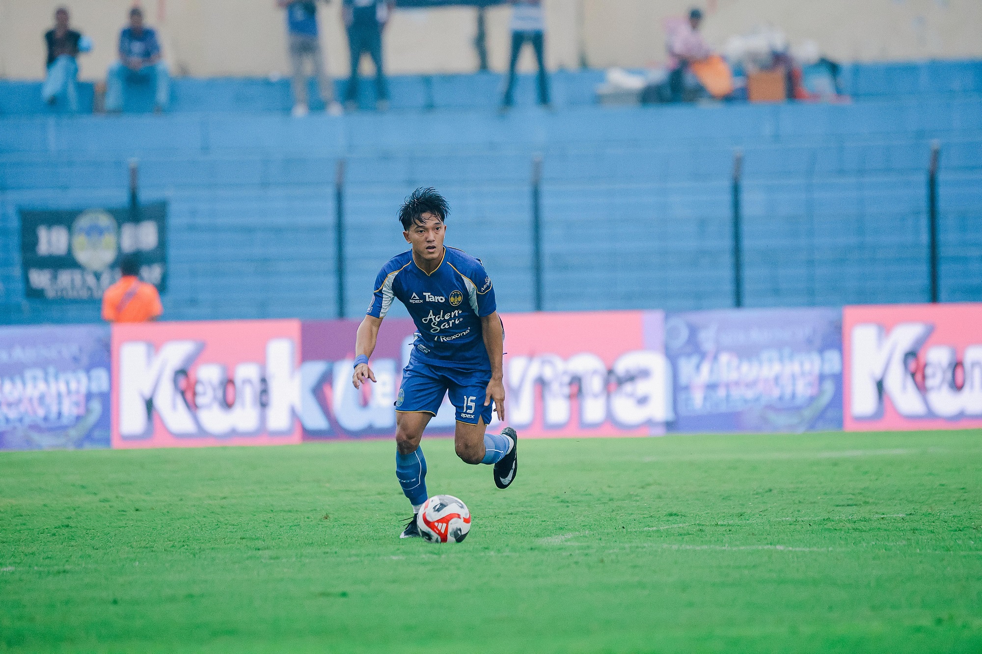 Ia merinci bahwa absennya para pemain disebabkan oleh berbagai faktor, mulai dari akumulasi kartu, panggilan tim nasional, hingga cedera.