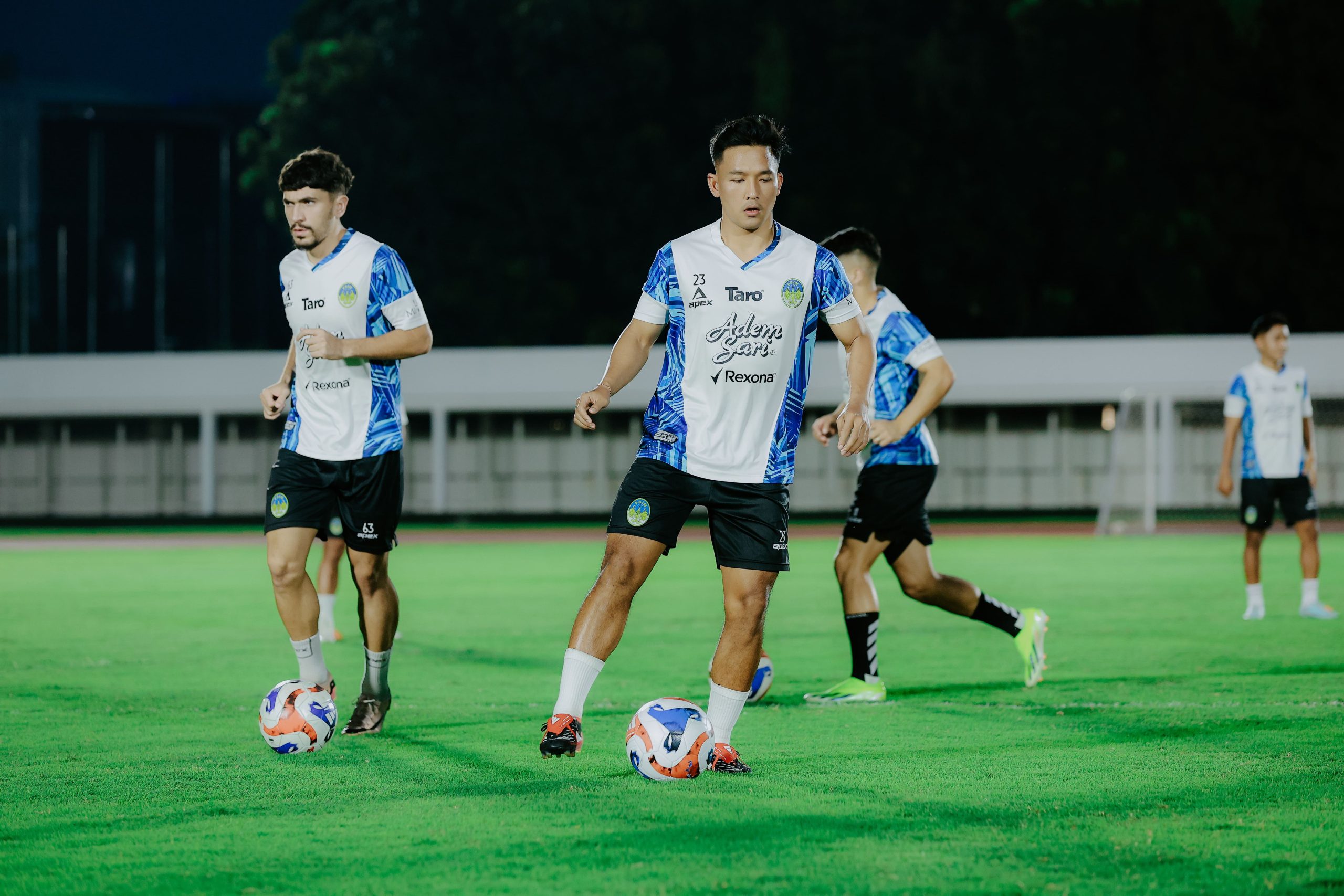 PSIM Jogja bersiap tampil maksimal pada laga tandang melawan Persija Jakarta di Stadion Utama Gelora Bung Karno (SUGBK), Jumat (28/11) malam.