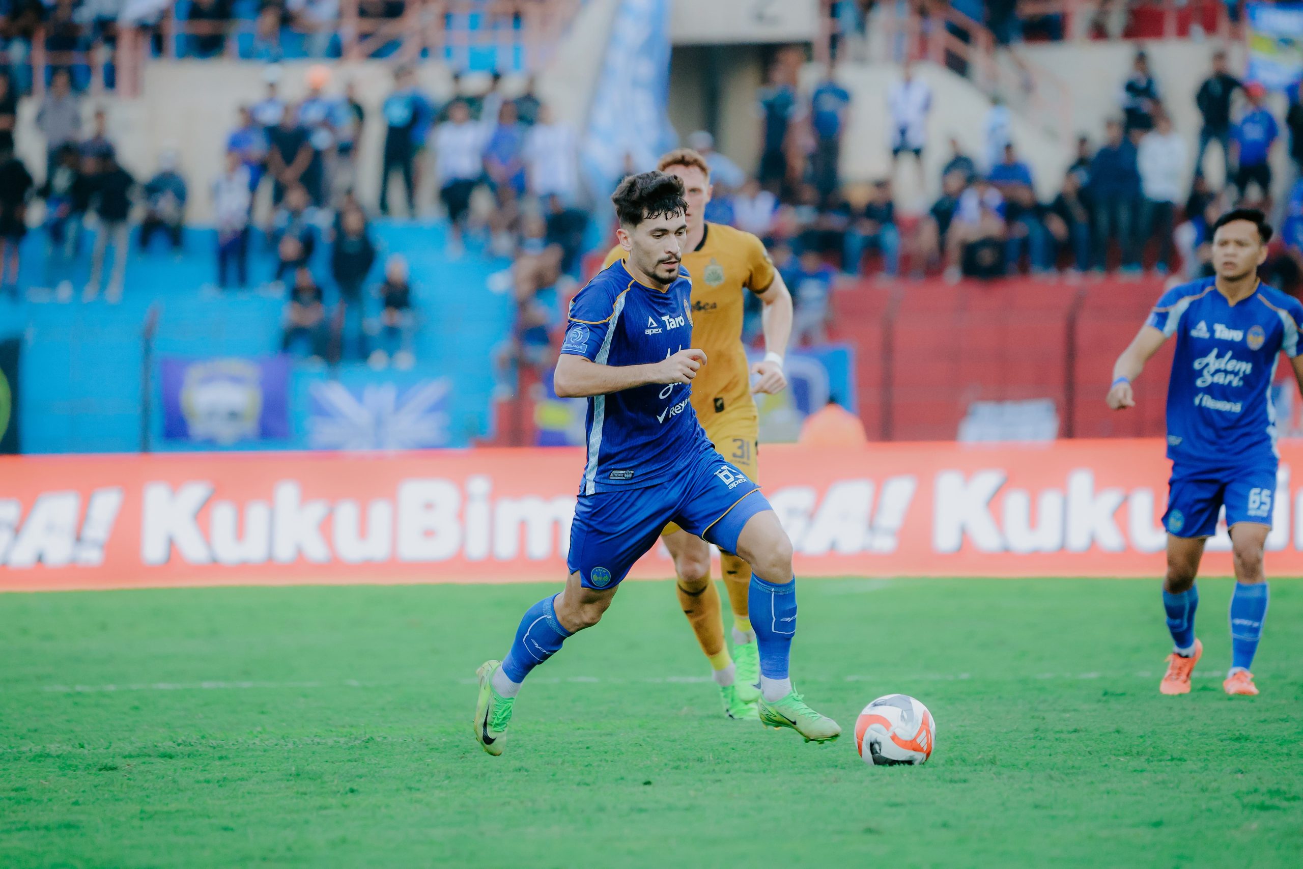 PSIM Jogja berhasil memenangkan laga sengit melawan Bhayangkara Presisi Lampung FC pada Sabtu (22/11) dengan skor tipis 1-0.