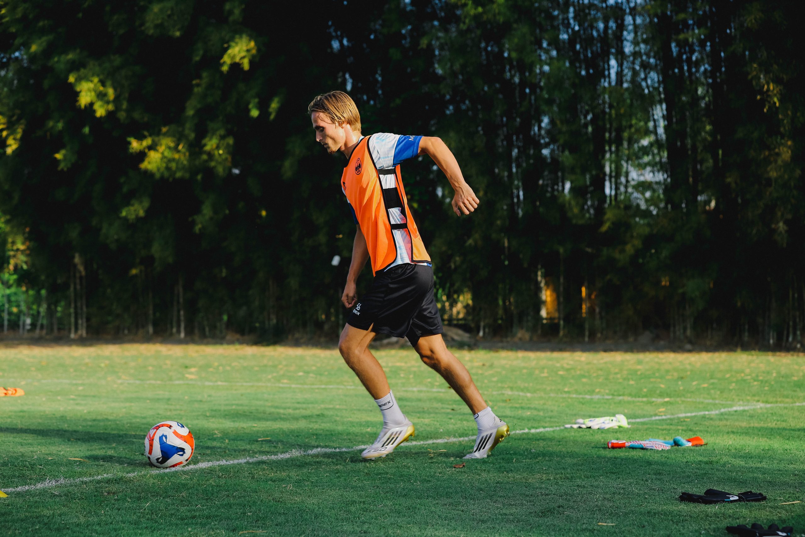 Proses penyembuhan Donny mendapat dukungan penuh dari Rumah Sakit Bethesda dan terapi intensifnya berjalan lancar dan sesuai rencana.