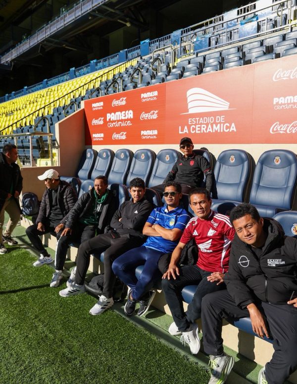 Di balik gemerlap industri sepak bola Eropa, Andhika menemukan fakta menarik tentang kesederhanaan yang dikelola dengan sistem luar biasa.