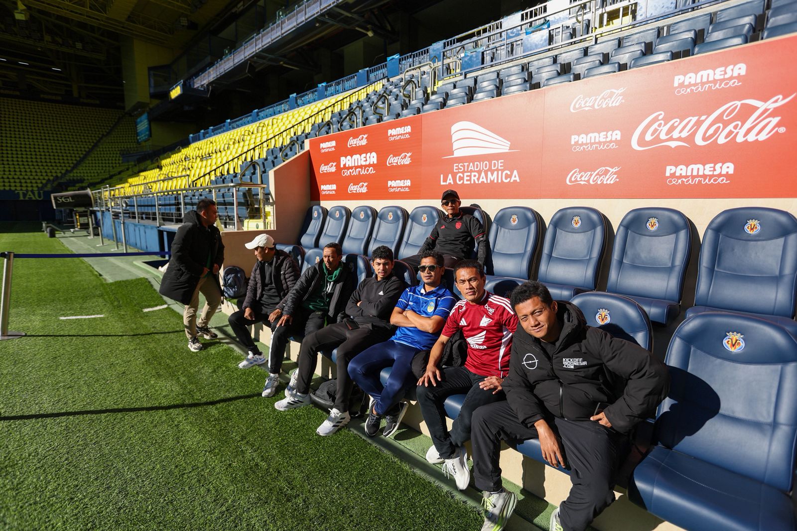 Di balik gemerlap industri sepak bola Eropa, Andhika menemukan fakta menarik tentang kesederhanaan yang dikelola dengan sistem luar biasa.