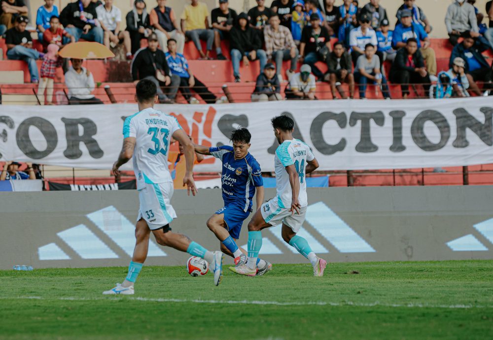 ertandingan sengit tersaji dalam laga tunda pekan ke-8 BRI Super League 2025/26 antara PSIM Jogja dan PSBS Biak (29/12) di Stadion Sultan Agung, Bantul.