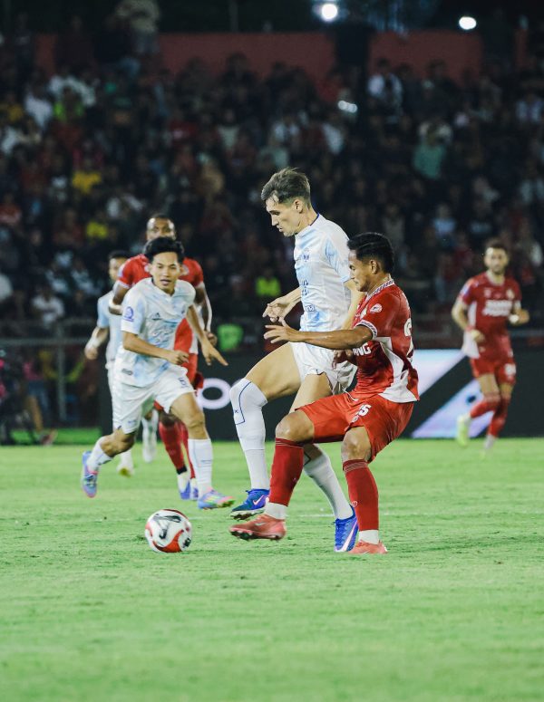 Laskar Mataram harus puas berbagi poin dengan tuan rumah, Semen Padang FC, pada Rabu (4/3) malam.
