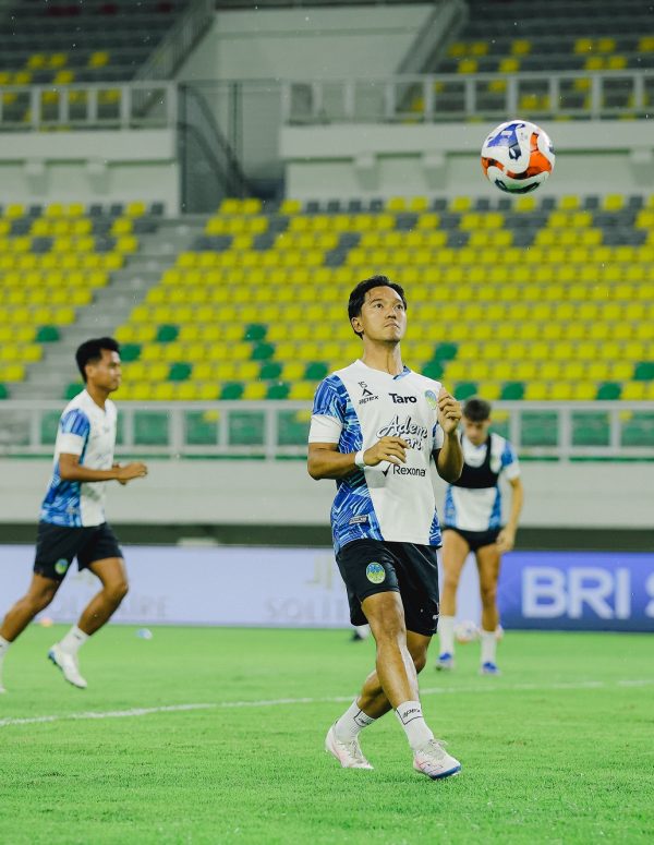 "Secara resmi kami belum aman beranjak dari papan bawah, jadi kami masih harus terus menang," ungkap Jean-Paul Van Gastel.