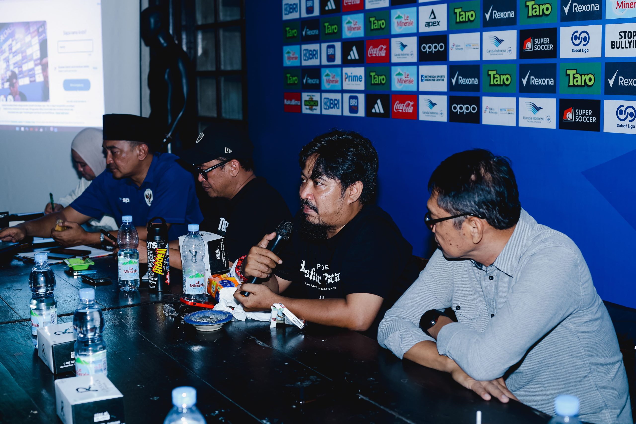 Manajemen PSIM Jogja menggelar konferensi pers guna memberi keterangan resmi terkait pemindahan lokasi pertandingan menjamu Persija Jakarta.