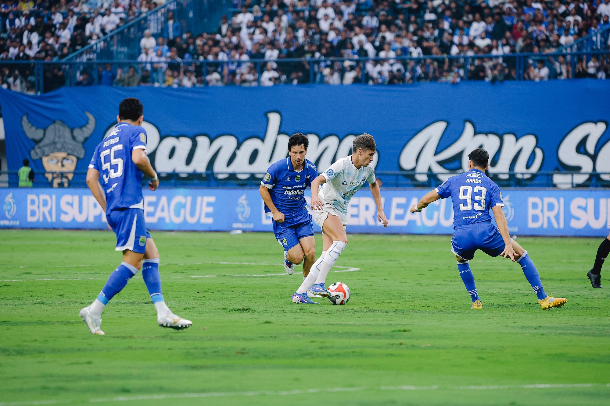 PSIM Jogja terpaksa pulang tanpa poin usai menelan kekalahan tipis 1-0 atas kesebelasan Persib Bandung pada laga Senin (4/5) sore.
