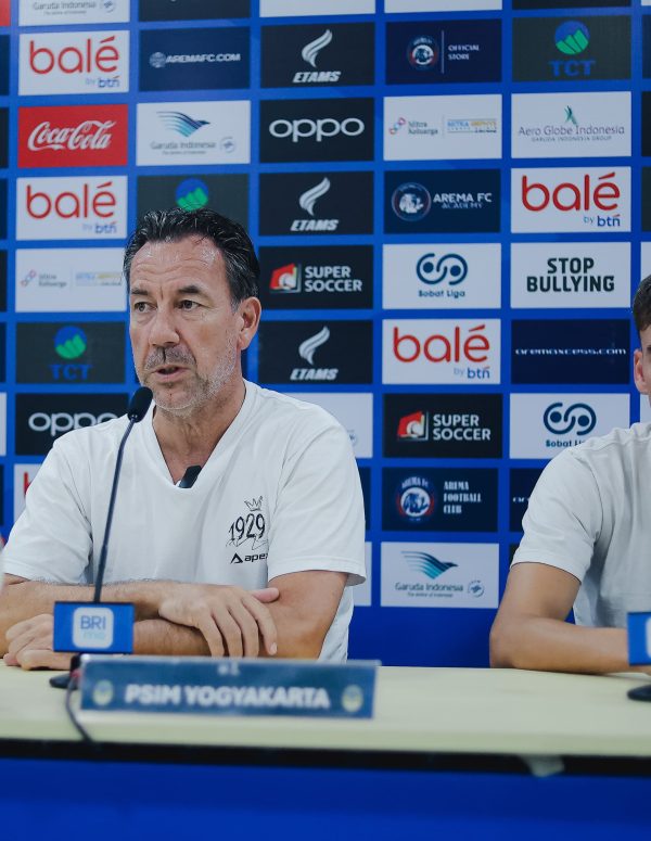 "Target saya adalah mencoba membawa tim ini finish di posisi sepuluh besar," tutur Jean-Paul Van Gastel terkait target di laga terakhir.