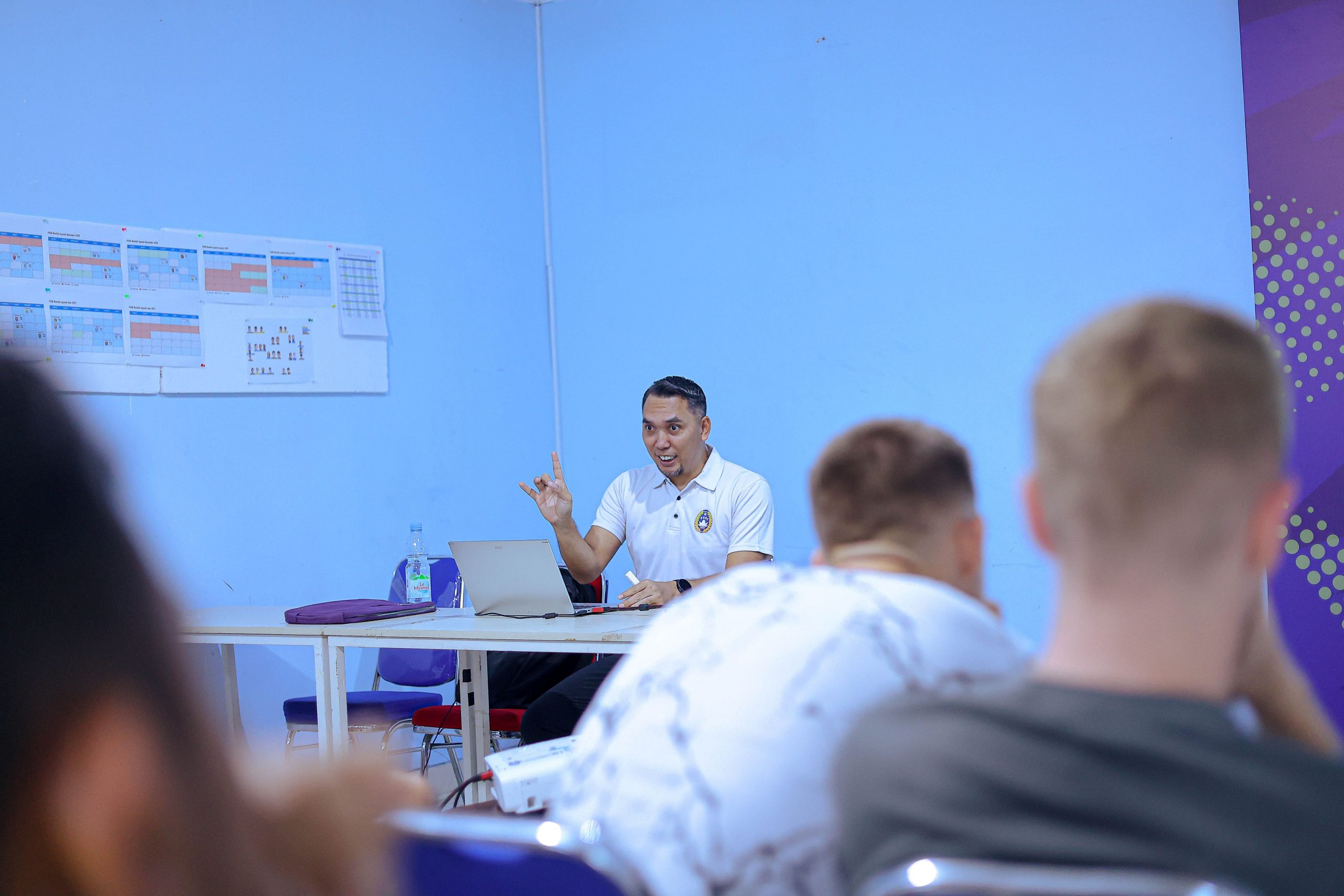 Tim utama PSIM Jogja mengikuti sesi sosialisasi regulasi kompetisi terbaru bertajuk Laws of the Game (LOTG) untuk menyambut musim 2026/27.