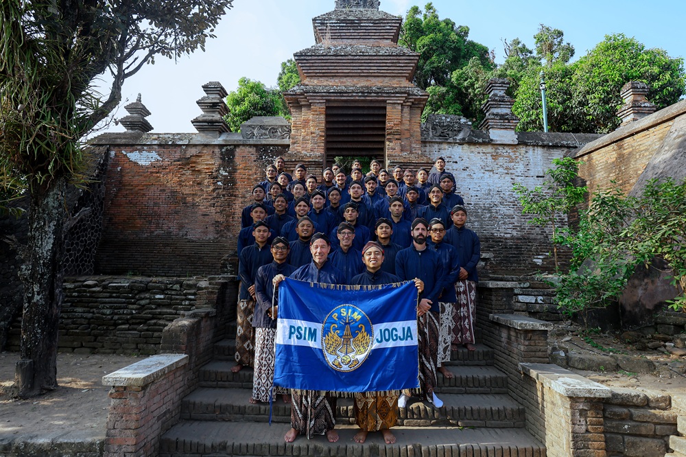 Tim PSIM Jogja melangsungkan agenda pra-musim dengan berziarah ke makam raja-raja Mataram di Kotagede dan Imogiri pada Rabu (26/8).