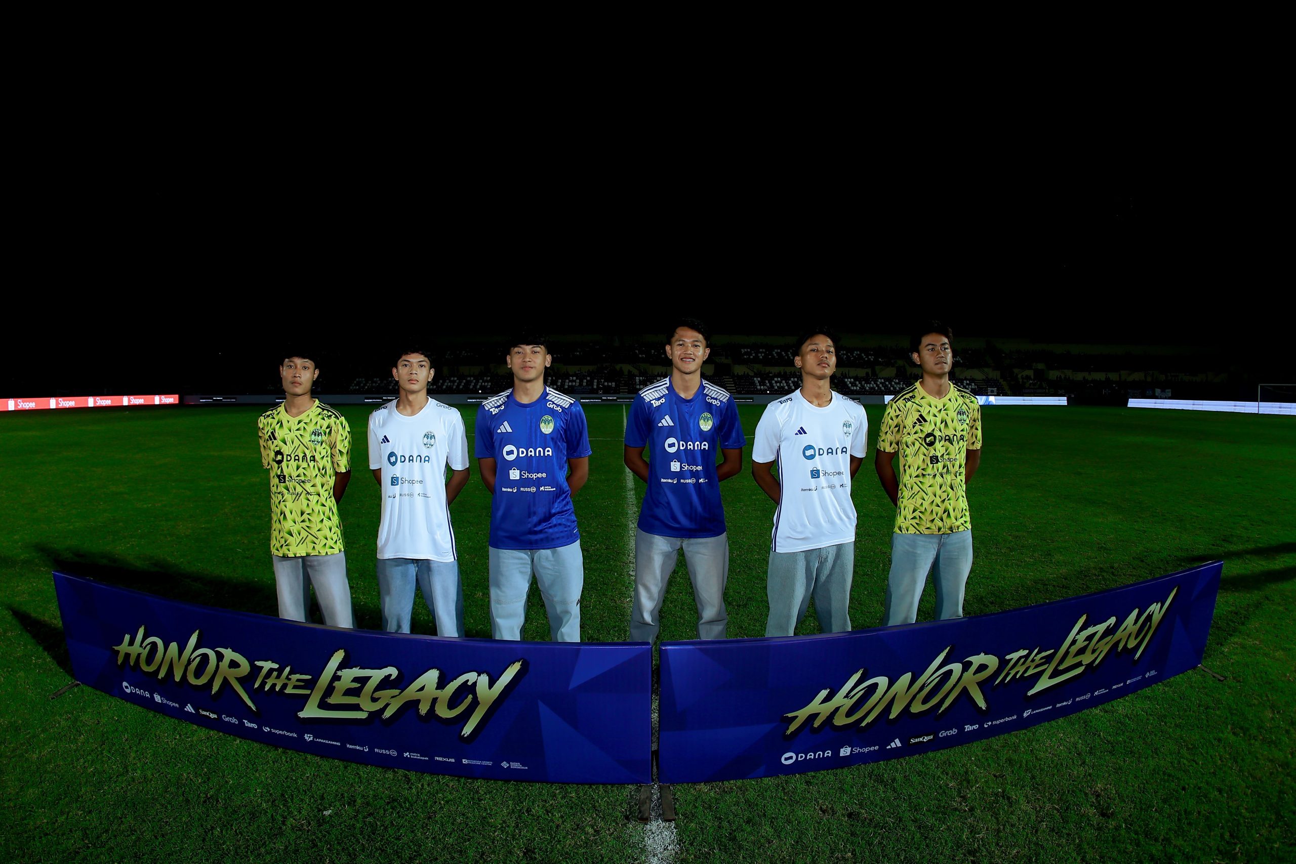 Manajemen PSIM Jogja secara resmi memperkenalkan seragam tanding terbaru hasil kolaborasi bersama Adidas pada Sabtu (29/8) malam.