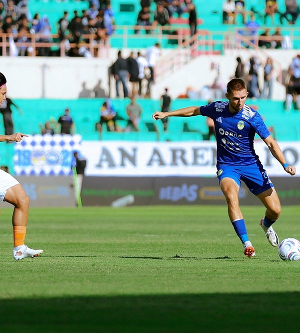 Pengalaman perdana Ondrej Rudzan membela PSIM Jogja. Ketahui apresiasi sang pemain untuk suporter dan tantangannya bermain di cuaca panas.