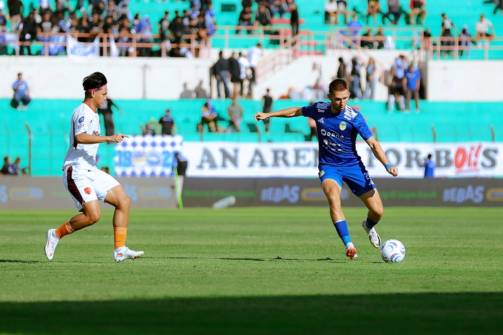 Pengalaman perdana Ondrej Rudzan membela PSIM Jogja. Ketahui apresiasi sang pemain untuk suporter dan tantangannya bermain di cuaca panas.