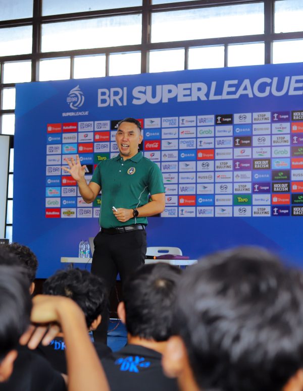 Tim EPA PSIM Jogja kelompok umur U-16, U-18, dan U-20 menjalani pembekalan Laws of the Game (LOTG) 2026/2027.